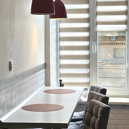Romantic Apartment - 1Br And Living Room , Old Town ,2 Min To Rynok Square *