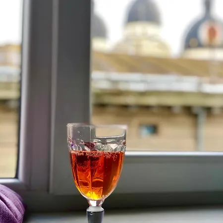 Romantic - In The Center Of 리비프