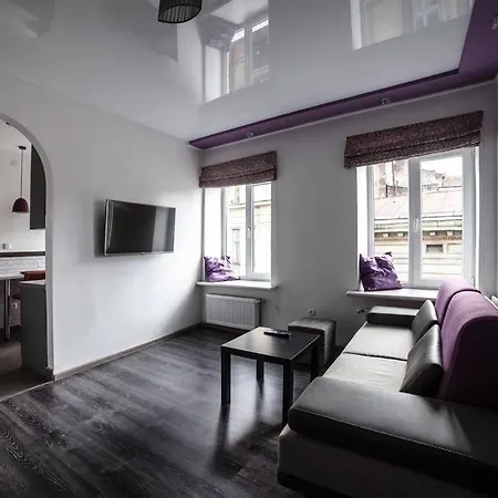 Apartment Romantic Apartment - 1Br And Living Room , Old Town ,2 Min To Rynok Square *