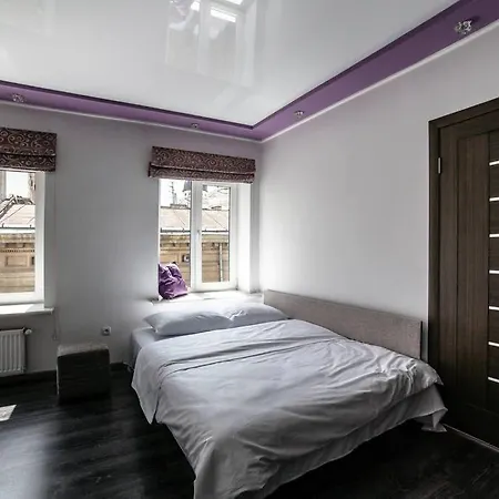 Romantic Apartment - 1Br And Living Room , Old Town ,2 Min To Rynok Square Apartment *