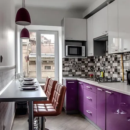 Romantic Apartment - 1Br And Living Room , Old Town ,2 Min To Rynok Square Lemberg