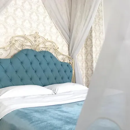 Romantic - In The Center Of 리비프