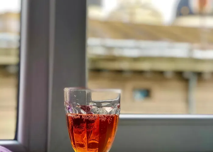 Romantic Apartment - 1Br And Living Room , Old Town ,2 Min To Rynok Square Lvov