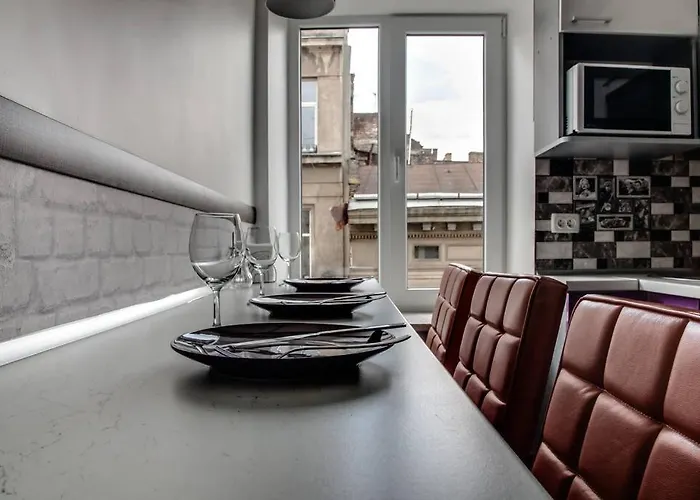 Apartmán Romantic Apartment - 1Br And Living Room , Old Town ,2 Min To Rynok Square *