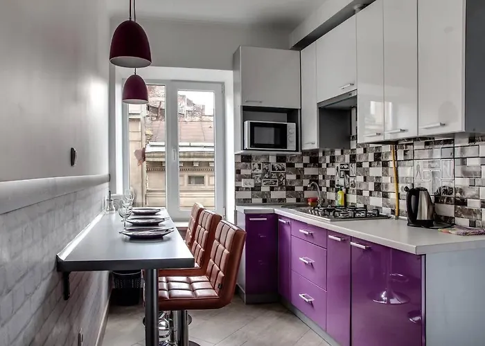 Romantic Apartment - 1Br And Living Room , Old Town ,2 Min To Rynok Square Lvov