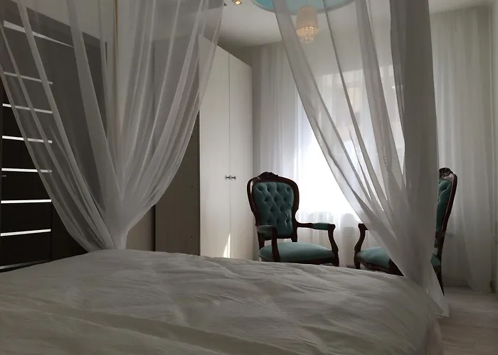 Romantic Apartment - 1Br And Living Room , Old Town ,2 Min To Rynok Square Apartmán