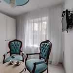 Romantic Apartment - 1Br And Living Room , Old Town ,2 Min To Rynok Square * Lviv