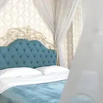 Romantic Apartment - 1Br And Living Room , Old Town ,2 Min To Rynok Square Lviv